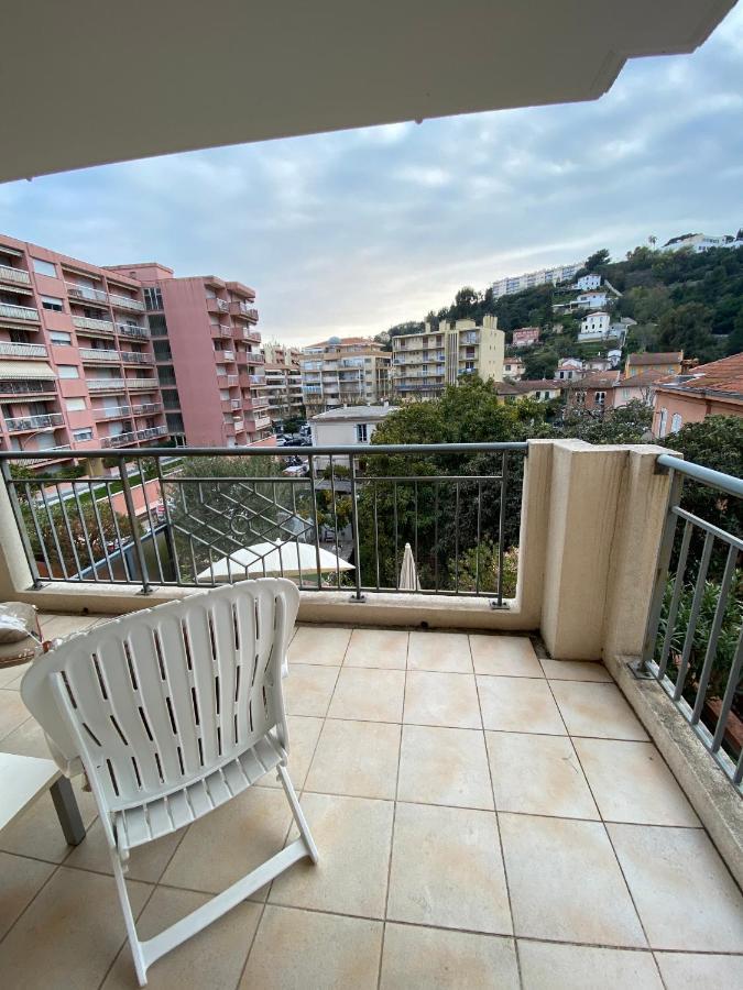 Beau 3 P. Parfaitement Situe Et Place De Parking A Disposition Μεντόν Εξωτερικό φωτογραφία