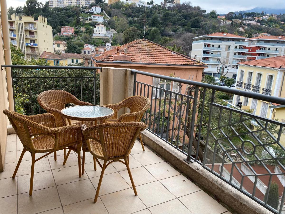 Beau 3 P. Parfaitement Situe Et Place De Parking A Disposition Μεντόν Εξωτερικό φωτογραφία